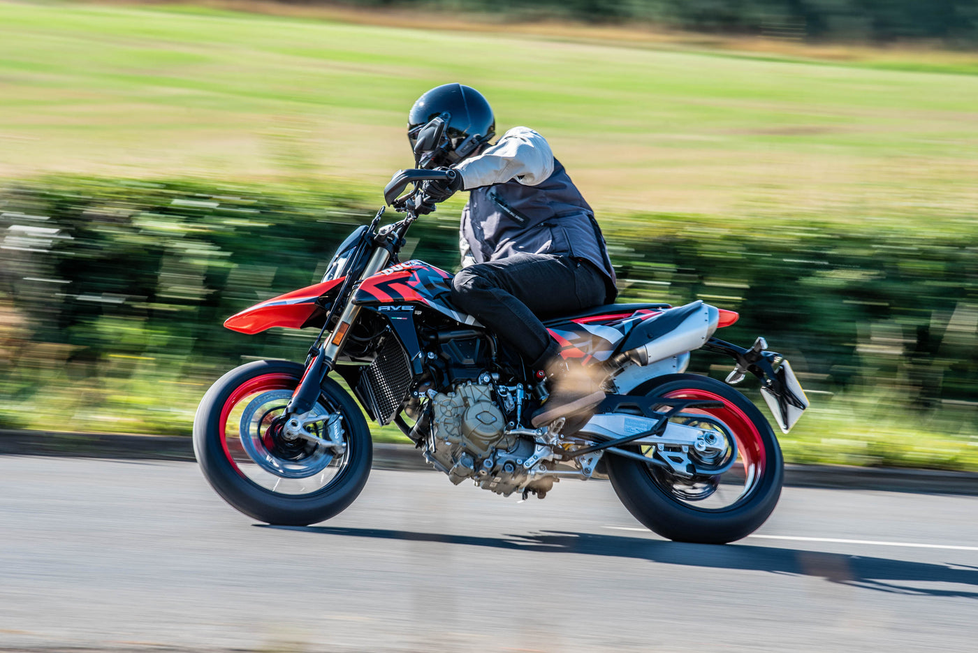 Ducati Hypermotard 698 Mono - Ride Review