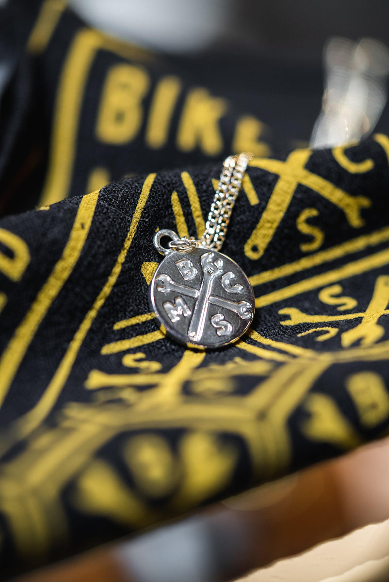 Carpe Viam Small Pendant (No Chain)